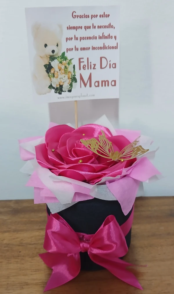 Arreglo Premium de flor con mariposa's foto | Decoraciones VALENTINA'S 💘💝 |  BizneCubano